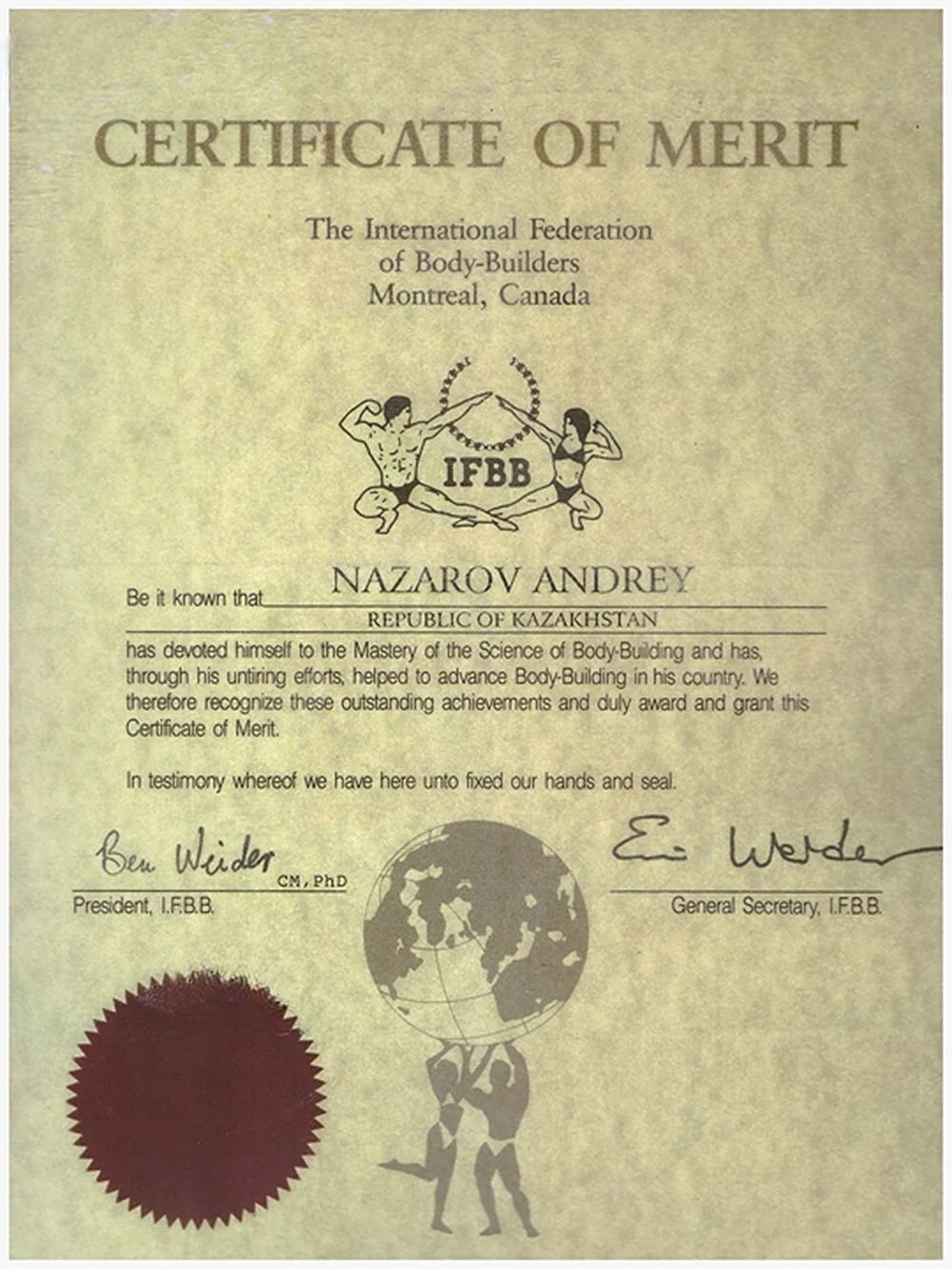 Сертификат IFBB Certificate of Merit на имя Андрея Назарова, подписан Беном Вейдером
